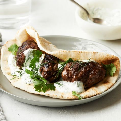 Spiced Middle Eastern Lamb Patties with Pita and Yogurt Middle Eastern Lamb, Ground Lamb Recipes, Lamb Patties, Lamb Burgers, Lamb Meatballs, Lamb Dishes, Beef Meatballs, Ras El Hanout, Ground Lamb