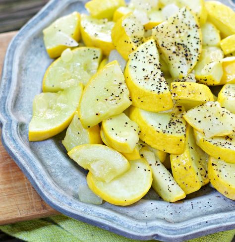 Yellow Zucchini Recipes, Sauteed Yellow Squash, Vidalia Onion Recipes, Cooking Yellow Squash, Sauteed Squash, How To Cook Squash, Praline Cake, Yellow Squash Recipes, Yellow Squash