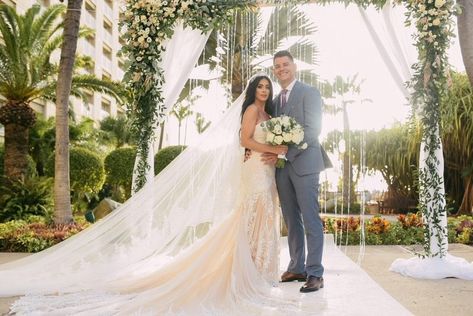 Aruba Destination Wedding, Lace Trumpet Wedding Dress, Blanche Bridal, Destination Wedding Aruba, Aruba Wedding, Albanian Wedding, Trumpet Wedding Dress Lace, Aruba Weddings, Calla Blanche