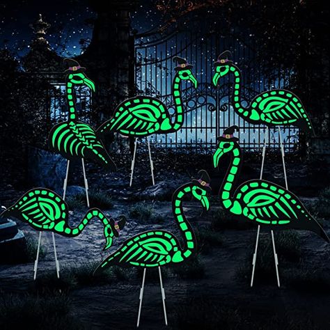 Zombie Flamingo, Flamingo Yard Decor, Flamingo Skeleton, Glow In The Dark Skeleton, Outside Halloween Decorations, Halloween Glow In The Dark, Dark Skeleton, Flamingo Themed Party, Halloween Lawn