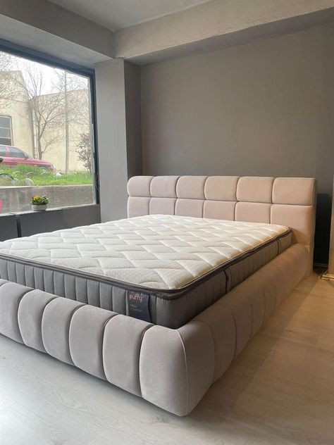 Somier Cama Ideas, Bedroom Design Trends, Bedroom Interior Design Luxury, Bed Frame Design, Bed Design Modern, Dream Apartment Decor, Bedroom Decor Design, Bedroom Bed Design, Bed Furniture Design