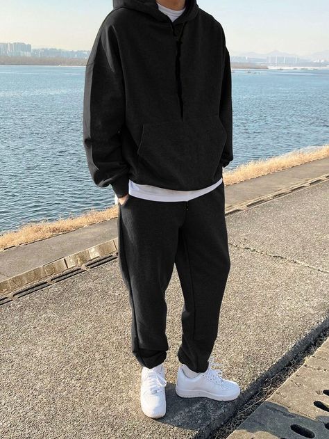 All Black Comfy Outfit Men, Outfit Ideas Men Hoodie, Man Fashion Style Casual, Black Hoodie Outfits Men, Outfit Ideas Hoodie Style Men, Casual Comfy Outfit Men, Outfits Men Sweatpants, Black Outfit Ideas Men, Black Aesthetic Outfits Men