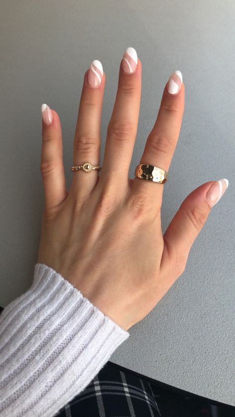 White Gel Manicure With Design, White Shellac Nails With Design, Gel Nails Graduation, White Detail Nails, White Gelish Nails, White Gel Polish Nails, Ongles Blanc Laiteux Nail Art, White Gel Nails With Design, Nails Bio Gel