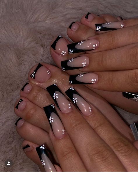 Black And White Nail Designs, Black And White Nail, Acrylic Toe Nails, Black Acrylic Nails, Easy Nails, Nagel Tips, Girly Acrylic Nails, French Acrylic Nails, Classy Acrylic Nails