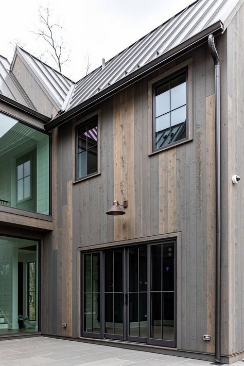 Weathered Wood Exterior, Vertical Wood Siding House Exterior, Cedar Wood Siding Exterior, Horizontal Cedar Siding Exterior, Modern Cedar Siding, Dark Cedar Siding, Light Wood Siding, Wood Plank Exterior Siding, Engineered Wood Siding Exterior