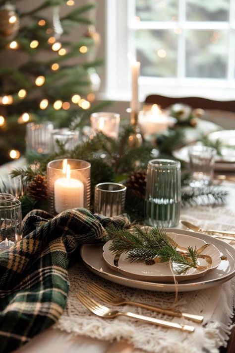 Winter Tableware: Dining in Style Winter Dining Table Decor, Winter Dining Room, Winter Table Setting, Winter Gathering, Winter Table Decor, Winter Tablescapes, Gathering Ideas, Xmas 2024, Christmas Dining Table