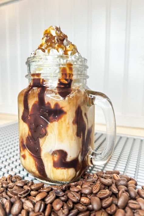 The Best Iced Mocha Macchiato Recipe: Starbucks Copycat Mocha Macchiato, Macchiato Recipe, Coconut Milk Coffee, Dairy Free Coffee, White Chocolate Mocha, Iced Mocha, Cocktail And Mocktail, Pumpkin Spice Syrup, Starbucks Copycat