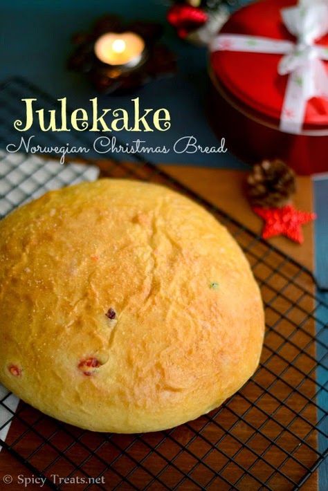 Norwegian Christmas Bread Julekake Recipe, Christmas Cookie Gift Boxes, Christmas Bread Recipes, Simple Baking Recipes, Spicy Treats, Norwegian Cuisine, Viking Food, Cookie Gift Boxes, Nordic Recipe