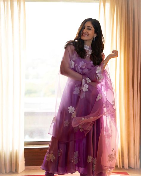 Radiate regal charm in our exquisite flaired kurta set, as showcased by the stunning @poojachopraofficial. White cherry blossoms handpainted on a purple spaghetti strap falired kurta and silk organza dupatta. Comes with a plain churidar. Get this customised in your choice of color. Shop now @inaayatbyaastha. #inaayatbyaastha #poojachopra #handpaintedsuit #anarkalisuit #cherryblossom #weddingseason #summervibes #handpainteddress #bridemaids #indianbride #indianfashionstore #wedmegood #brida... Handpainted Suits, Pooja Chopra, Hand Painted Dress, White Cherry Blossom, White Cherries, Anarkali Suit, Organza Dupatta, Silk Organza, Churidar