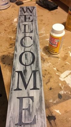 Welcome Wood Sign, Welcome Signs Front Door, Wooden Signs Diy, Door Signs Diy, Wooden Welcome Signs, Front Porch Signs, Porch Welcome Sign, Diy Wood Signs, Diy Holz