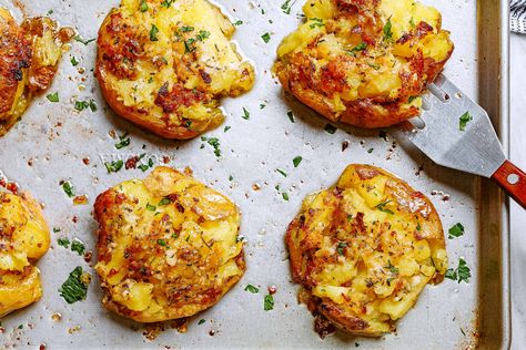 Garlic Butter Parmesan Smashed Potatoes Recipe – Baked Smashed Potatoes Recipe — Eatwell101 Parmesan Smashed Potatoes, Smashed Potatoes Baked, Murgh Makhani, Smashed Potatoes Recipe, Baked Potato Recipes, Potato Recipes Side Dishes, Butternut Squash Recipes, Potato Sides, Garlic Butter Chicken