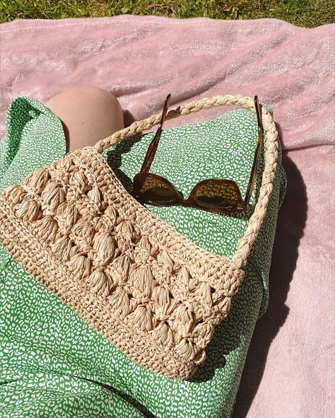 Jane Birkin Bag, Raffia Crochet Bag, Diy Beach Bag, French Basket, Raffia Basket, Raffia Crochet, Crochet Shoulder Bags, Crochet Fairy, Bag Pattern Free