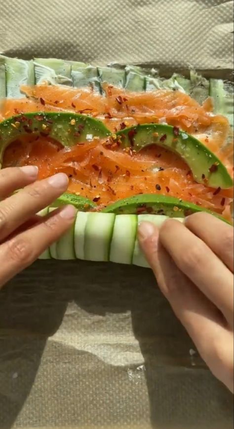 Cucumber Roll Ups, Food Restrictions, Cucumber Sushi, Charcuterie Cups, Food Sushi, Seasoning Recipe, Bagel Seasoning, Salmon Avocado, Healthy Food Inspiration