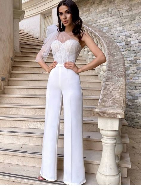 Bride Night Out Outfit, White Wedding Jumpsuit, Jumpsuit Bride, Jumpsuit For Wedding, Wedding Reception Outfit For Bride, Simple Jumpsuit, White Jumpsuit Wedding, Wedding Dress Jumpsuit, Retro Wedding Dresses