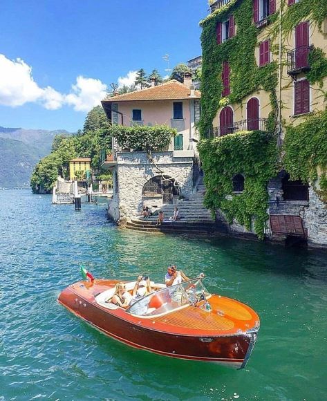 Lac Como, Comer See, Motor Boat, Italy Summer, Lake Como Italy, Como Italy, Italy Aesthetic, Voyage Europe, Dream Travel Destinations