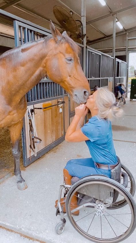 emmabooth_paraequestrian on Instagram: ❤️❤️❤️ #equestrian #hearthorse #zidane #love #paraequestrian #equine Laughing Horse, Horse Meme, Funny Horse Videos, Funny Horse Pictures, Cute Horse Pictures, Rasy Koni, Really Cute Puppies, Funny Horses, Horse Videos