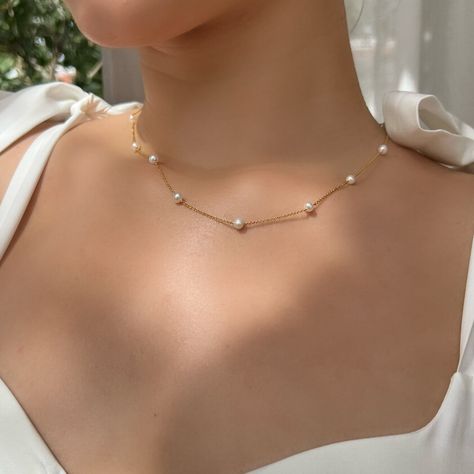 Kaia Pearl Necklace – TBJ Diy Neckpiece, Pearl Necklace Aesthetic, Money Necklace, Small Pearl Necklace, Simple Necklace Designs, Space Necklace, Dainty Pearl Necklace, Pearl Necklace Designs, Pearl Chain Necklace