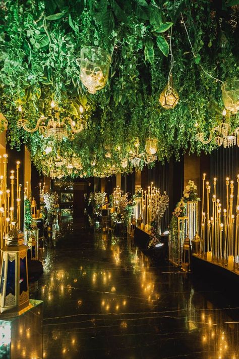 Indian sangeet decor trends for 2022 Candlelight Wedding Reception, Jw Marriott Mumbai, Wedding Gate, Indian Wedding Theme, Gold Reception, Night Wedding Decor, Cocktail Decoration, Bride Entry, Mumbai Wedding