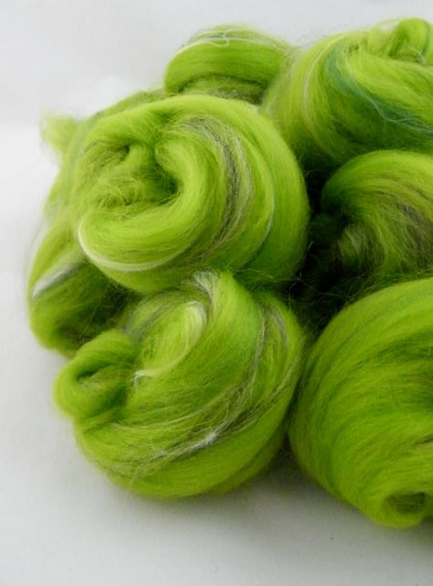 Beautiful Merino Charteuse roving. Artisan Yarn, Spinning Wool, Spinning Yarn, Wool Roving, Spinning Fiber, Green Collection, Bamboo Fiber, Simple Green, Green Wool