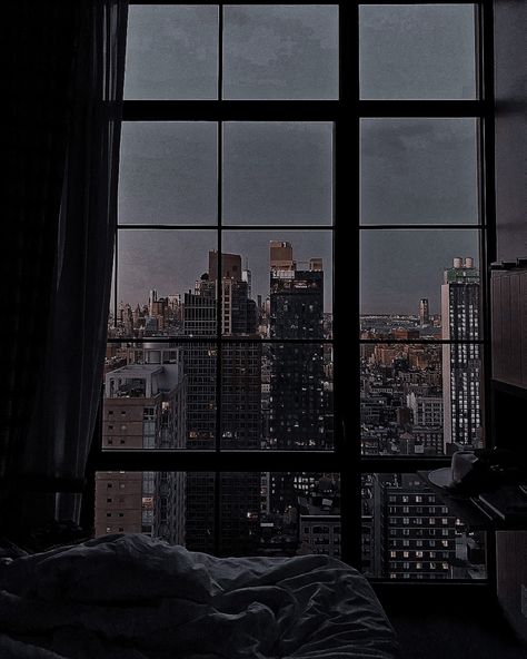 #city #aesthetic #life Night Aesthetic Dark, City Aesthetic Night, Lockscreen Ideas, Whats Wallpaper, City View Apartment, Apartment View, Dark City, Dark Paradise, Clothes And Shoes