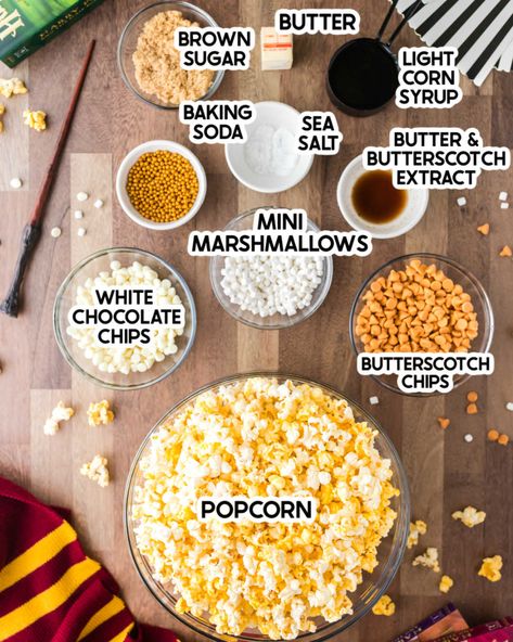 Butterbeer Popcorn Recipe, Harry Potter Movie Party, Harry Potter Movie Snacks, Harry Potter Movie Night Food, Harry Potter Movie Night Aesthetic, Harry Potter Movie Night Snacks, Harry Potter Popcorn, Butterbeer Popcorn, Hp Snacks