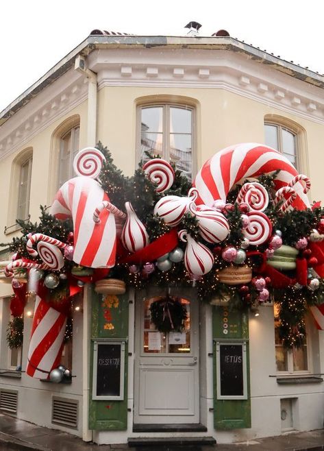 cpahlow: Image Building Christmas Decoration, Christmas Restaurant Decorations Ideas, Christmas Shop Decorations, Christmas Shop Decor, New Year Decorations Ideas 2024, Christmas Decoration Store, Restaurant Christmas Decor, Outdoor Decorations Ideas, Exterior Christmas Decorations