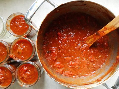 Canning Roasted Tomatoes Water Bath, Water Bath Canned Spaghetti Sauce, Canning Homemade Marinara Sauce, Homemade Marinara Sauce With Fresh Tomatoes For Canning, Canning Pasta Sauce With Fresh Tomatoes Water Bath, Canning Chunky Spaghetti Sauce, Best Marinara Sauce For Canning, Canning Marinara Sauce Water Bath, Canning Pasta Sauce Water Bath