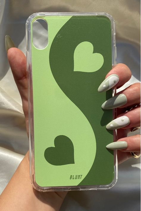 Phone Case Designs Diy, Phn Case Painting, Phone Case Cover Ideas, Phonecase Painting Idea, Cute Phone Covers Diy, Phone Back Cover Design Handmade, Diy Phone Case Design Paint, Ideas Para Pintar Tu Funda, Diy Phone Case Design Ideas