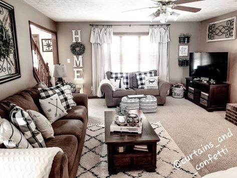 Plaid Living Room, Brown Couch Living Room, Farm House Livingroom, Farmhouse Living Room Decor Ideas, Rustic Farmhouse Living Room, Modern Farmhouse Living Room, Farmhouse Living Room, Brown Living Room, Farmhouse Decor Living Room