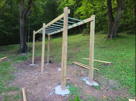 Build Monkey Bars, Garden Monkey Bars, Outdoor Monkey Bars Diy, Homemade Monkey Bars, Diy Monkey Bars Backyards, Monkey Bars Diy How To Build, Backyard Monkey Bars, Diy Jungle Gym Backyards, Monkey Bars Diy