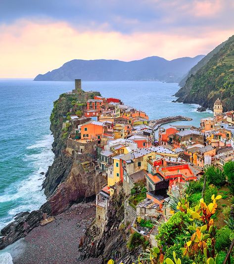 Vernazza, Italia Toscana Italia, Italy Aesthetic, Europe Vacation, Beautiful Places In The World, Cinque Terre, Travel Tours, Beautiful Places To Visit, Positano, Travel Inspo