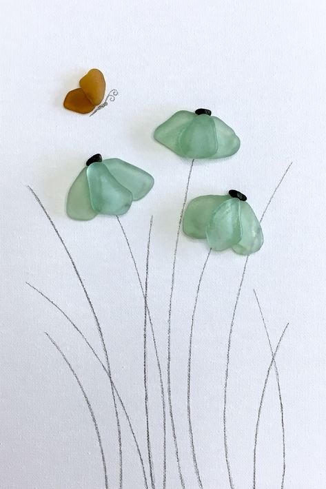 Sea Glass Garden Art, Sea Stones Crafts, See Glass Art, Sea Glass Pictures, Sea Glass Crafts Jewellery, Sea Glass Flowers, Sea Glass Window Art, Sea Glass Window, Sea Glass Diy