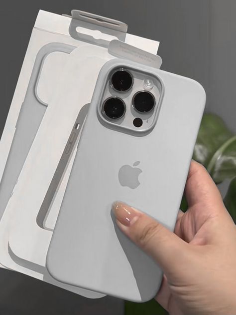 Diy Phone Case Design, Iphone Macbook, Apple Headphone, Iphone Obsession, Pretty Iphone Cases, Apple Phone Case, All Iphones, Apple Cases, Aesthetic Phone Case