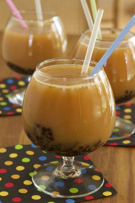 Maple Chai Bubble Tea Tea With Almond Milk, Vegan Drinks Recipes, Bubble Tea Recipe, Fall Drink, Tea Beverages, Vegan Drinks, Beverage Recipes, Tapioca Pearls, Vegan And Gluten Free