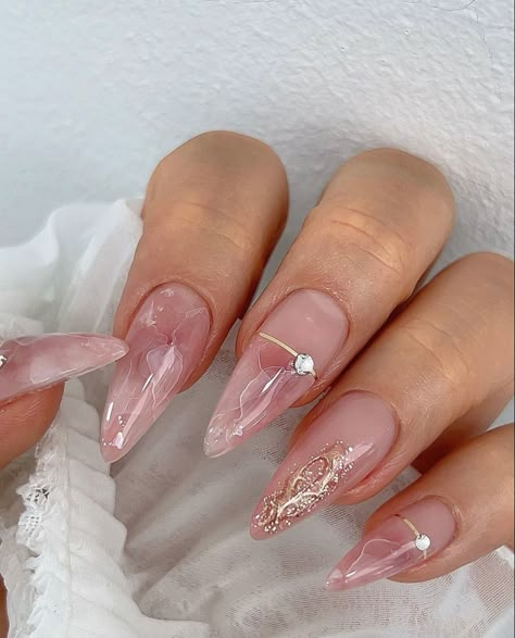 Delicate Nails Classy, Almond Shape Acrylics, Dusty Pink Nails, Pink Wedding Nails, Simple Gel Nails, Wedding Nail, Simple Acrylic Nails, Pearl Nails, Almond Acrylic Nails