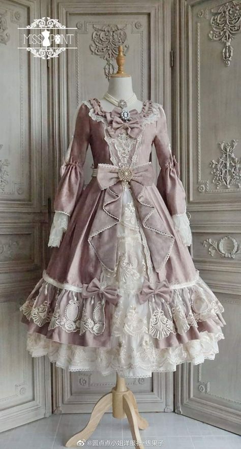 Gaun Abad Pertengahan, Royalty Dress, Lolita Outfits, Designer Baby Clothes, Old Fashion Dresses, Fantasy Dress, Fairy Dress, Fantasy Fashion, Lolita Dress