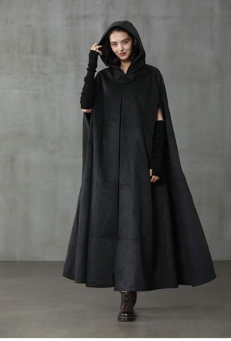 Grim Reaper Inspired Outfits, Black Cape With Hood, Medieval Medicine, Casual Cape, Cloak Outfit, Jedi Outfit, Beast Costume, Black Cloak, Gothic Shirts