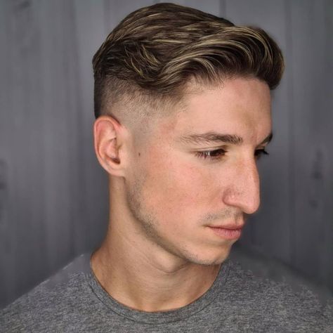 Dark Hair Men, Hair Highlights For Men, Men Balayage, Highlights For Dark Hair, Highlights For Men, White Blonde Highlights, Boys Colored Hair, Mens Haircuts Short Hair, Shampoo For Gray Hair