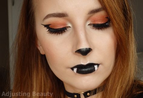 Cute Bat Halloween Makeup Bat Makeup, Halloween Party Makeup, Unique Halloween Makeup, Maquillage Halloween Simple, Bat Halloween Costume, Makeup Zombie, Halloweenský Makeup, Halloween Make-up Looks, Bat Costume