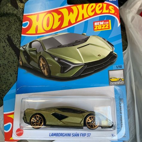 Hot Wells Carros, Cool Hot Wheels, Hot Wheels Room, Carros Hot Wheels, Lamborghini Sian, Green Factory, Cute Drawings Of Love, Ferrari 348, Hot Wheels Cars Toys