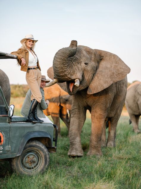 ELEPHANT SAFARI ENGAGEMENT | CHARLOTTE & STEPH — Rensche Mari Safari Photo Ideas, Safari Photoshoot, Safari Pictures, Safari Photography, Elephant Safari, Safari Outfits, Safari Chic, Kenya Safari, Safari Travel