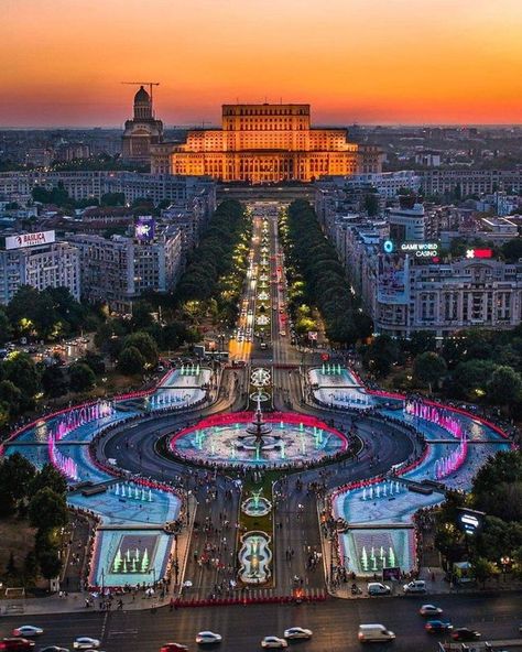 București …Piața Unirii…Palatul Parlamentului (Casa Poporului) Visit Romania, Romania Travel, Belgrade Serbia, Bucharest Romania, Dream Travel Destinations, Booking Flights, Dubrovnik, Travel Goals, Eastern Europe