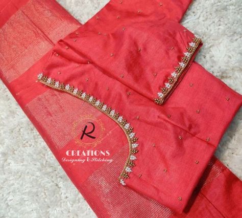 Maggam Work Thred Work, Very Simple Maggam Works, Maggam Works Simple Designs, 1000 To 1500 Range Aari Work Blouses, Simple Embroidery Designs Blouse, Simple Saree Blouse, Simple Aari Work Blouse Design, Blue Blouse Designs, Mirror Work Blouse Design