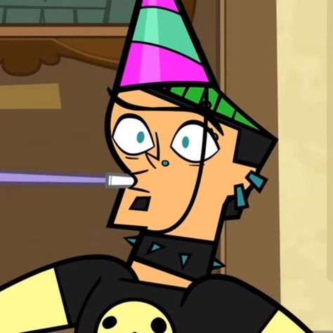 duncan total drama emo boys black green aesthetic pfp icon lorenzo luzuro spiders dark tarantula courtney gen hair Total Drama Island Duncan, Duncan Total Drama, Artsy Pictures, Drama Total, Silly Faces, Total Drama Island, The Amazing World Of Gumball, Fictional Crushes, Total Drama