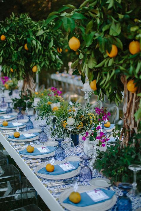 Weddings Projects & Themes : MEDITERRANEAN LOVE | DeplanV Mediterranean Party Decorations, Sicilian Wedding Theme, Mediterranean Tablescape, Greek Lunch, Wedding Pool Party Decorations, Mediterranean Party, Mediterranean Table, Sicilian Wedding, Engagement Party Themes