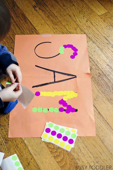 Name Activities Preschool, Toddler Fine Motor Activities, Preschool Names, Letter Names, Easy Toddler Activities, Name Crafts, Nursery Activities, Name Activities, Baby Activities