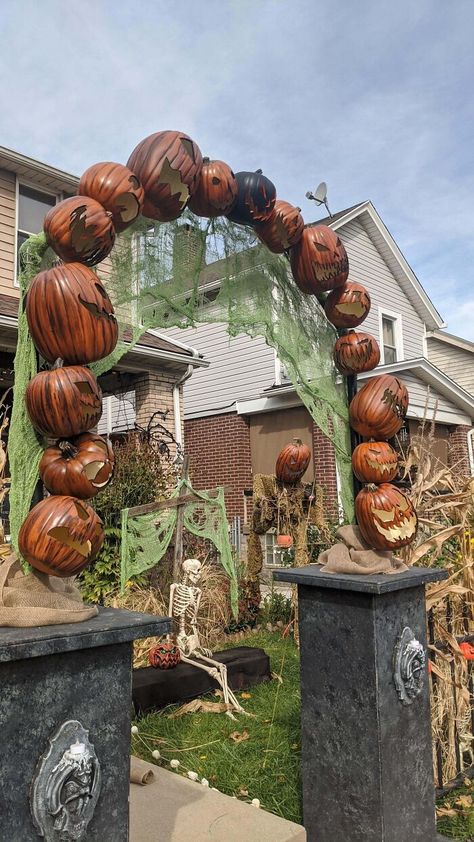 Our Pumpkin Archway Is Finally Finished Scary Halloween Decorations Outdoor, Halloween Camping, Halloween Outside, Creepy Pumpkin, Halloween Decor Diy, Halloween Props Diy, Halloween Graveyard, Creepy Halloween Decorations, Diy Halloween Decor