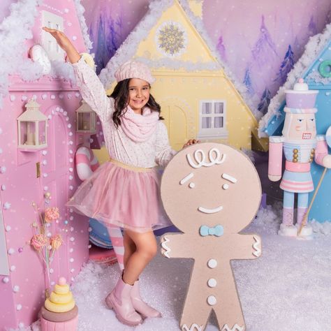 Candyland Christmas Photoshoot, Bowling Decorations, Candyland Photoshoot, Gingerbread Porch, Cardboard Gingerbread House, Christmas Candyland, Candy Photoshoot, Christmas Pastel, Gingerbread Party