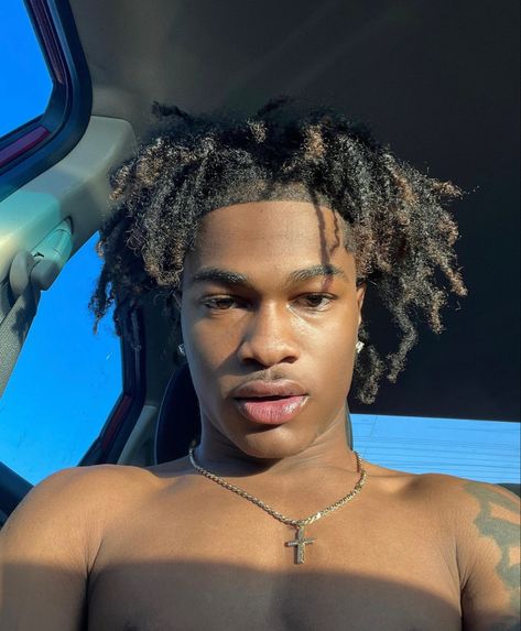 Be My Peace, Freeform Dreads, Attractive Black Men, Black Dreads, Mens Dreads, Cute Dreads, Dreadlock Hairstyles For Men, Light Skin Men, Dark Skin Boys