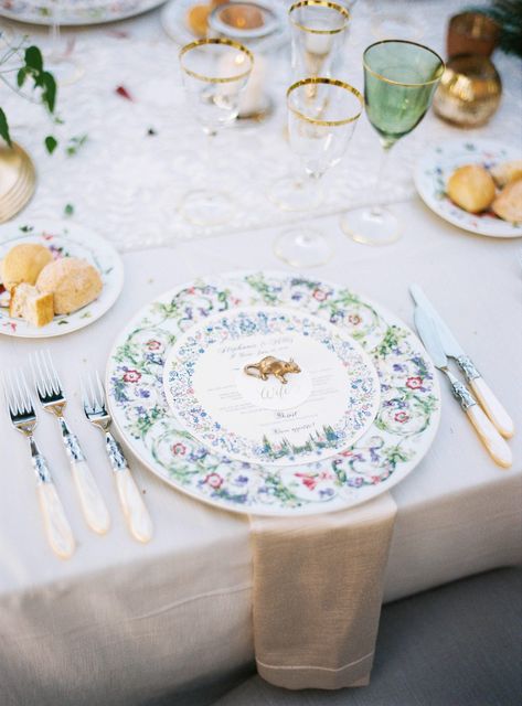 Heritage Wedding, Mismatched Plates, The Year Of The Rabbit, Clear Plates, Martha Weddings, Chinese Heritage, Breakfast Places, Wedding In Tuscany, Wedding Plates